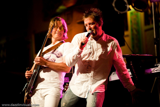 Gitarist Peter Krako en André Kuik