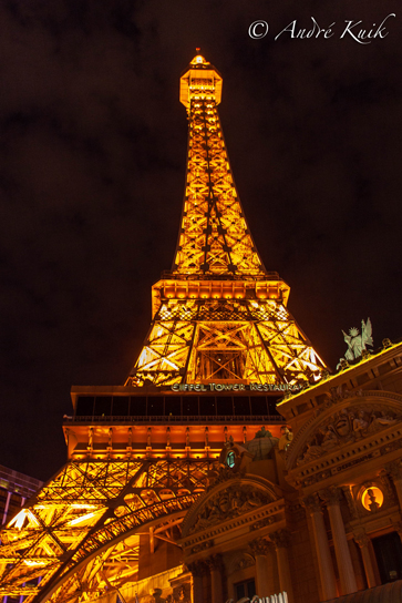 Eiffeltoren verlicht in Las Vegas